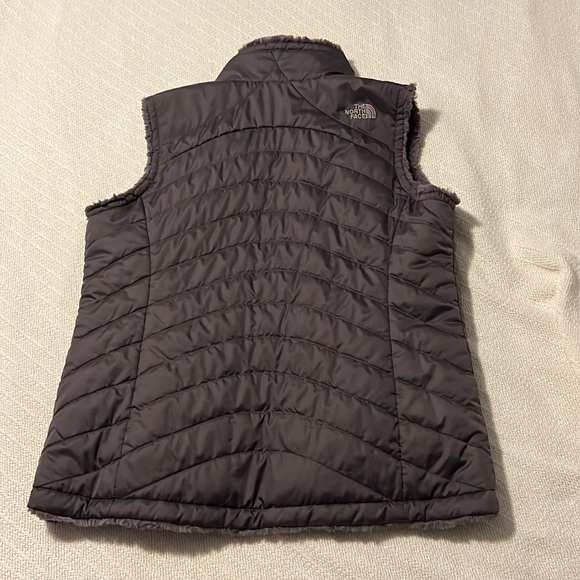 The North Face ladies vest - Picture 5 of 7